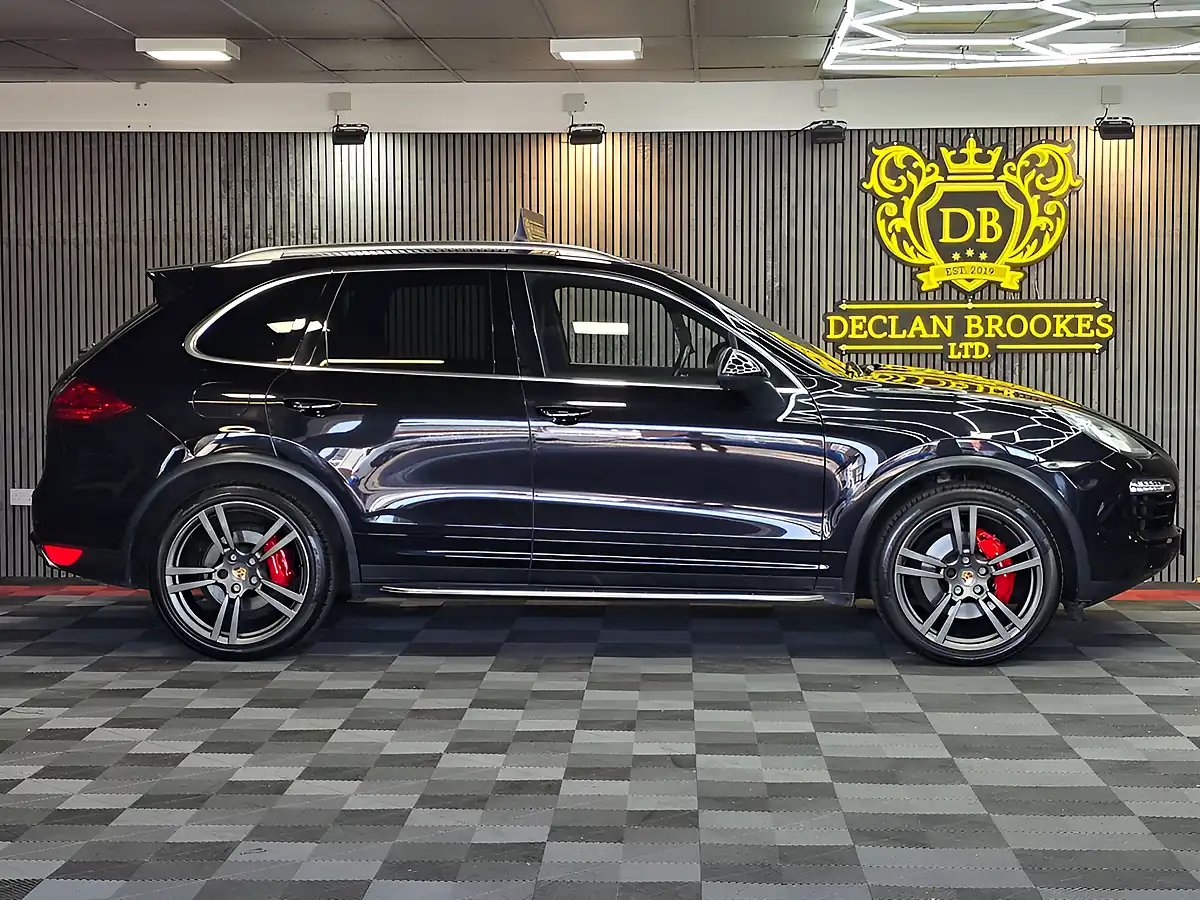 Used 2010 Porsche Cayenne Tiptronic Black - Interior and Exterior details 2