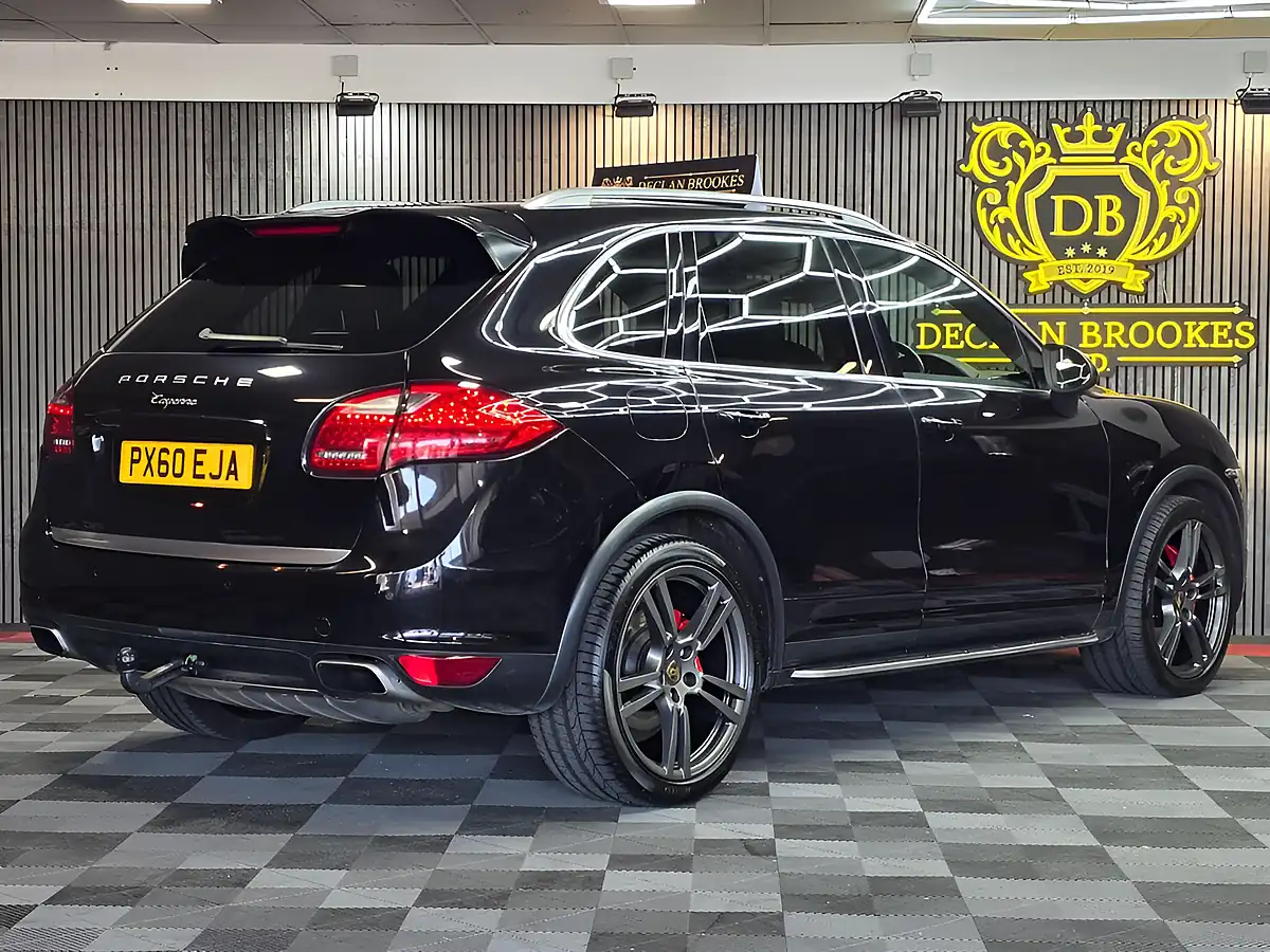 Used 2010 Porsche Cayenne Tiptronic Black - Interior and Exterior details 3
