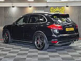 Used 2010 Porsche Cayenne Tiptronic Black - Interior and Exterior details 4