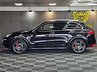 Used 2010 Porsche Cayenne Tiptronic Black - Interior and Exterior details 5