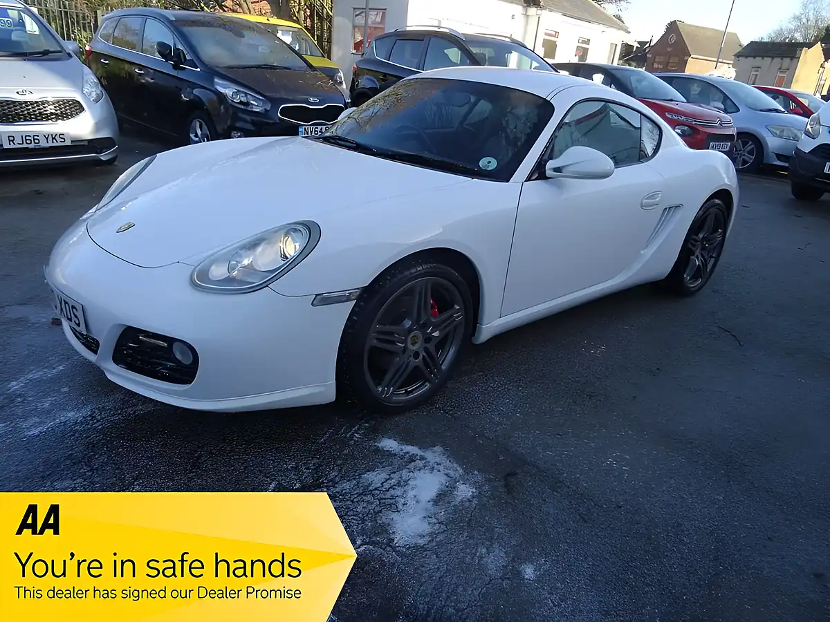 Used 2010 Porsche Cayman S Coupe White - Front View