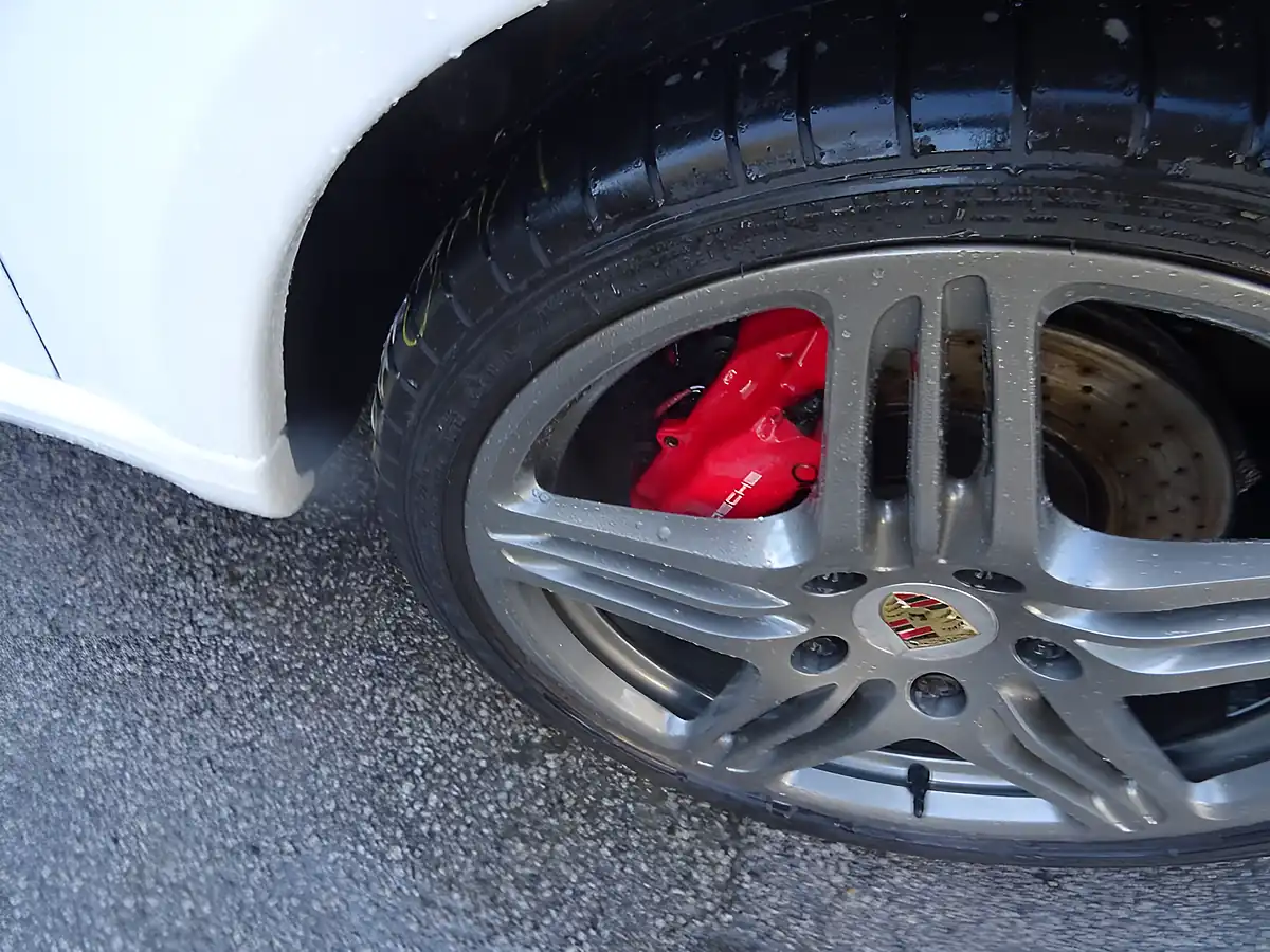 Used 2010 Porsche Cayman S Coupe White - Interior and Exterior details 11