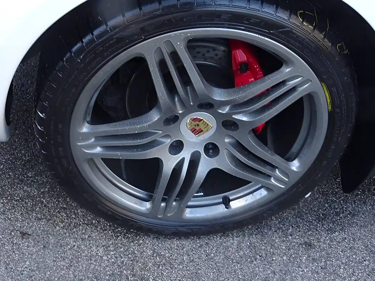 Used 2010 Porsche Cayman S Coupe White - Interior and Exterior details 12