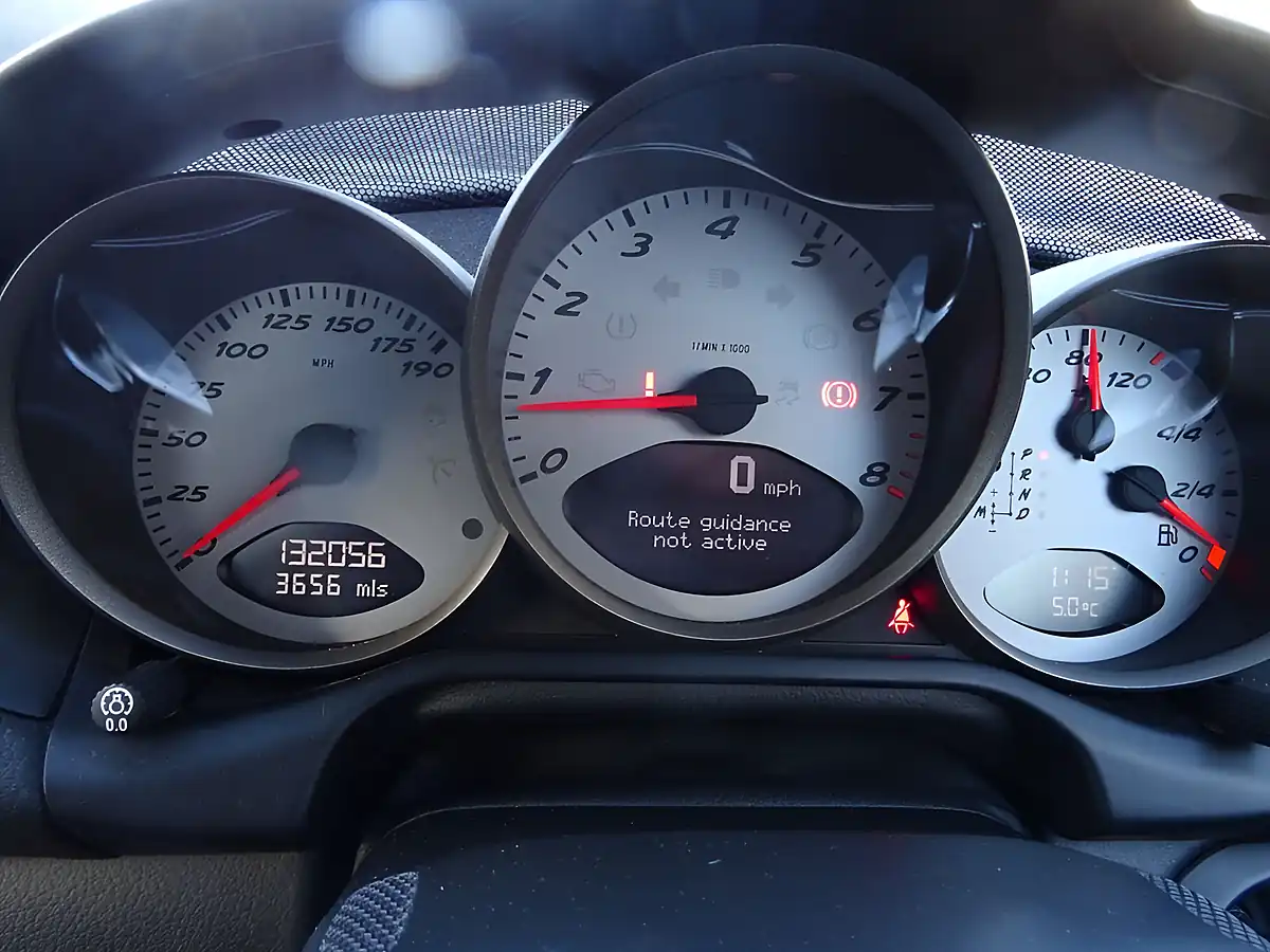 Used 2010 Porsche Cayman S Coupe White - Interior and Exterior details 15