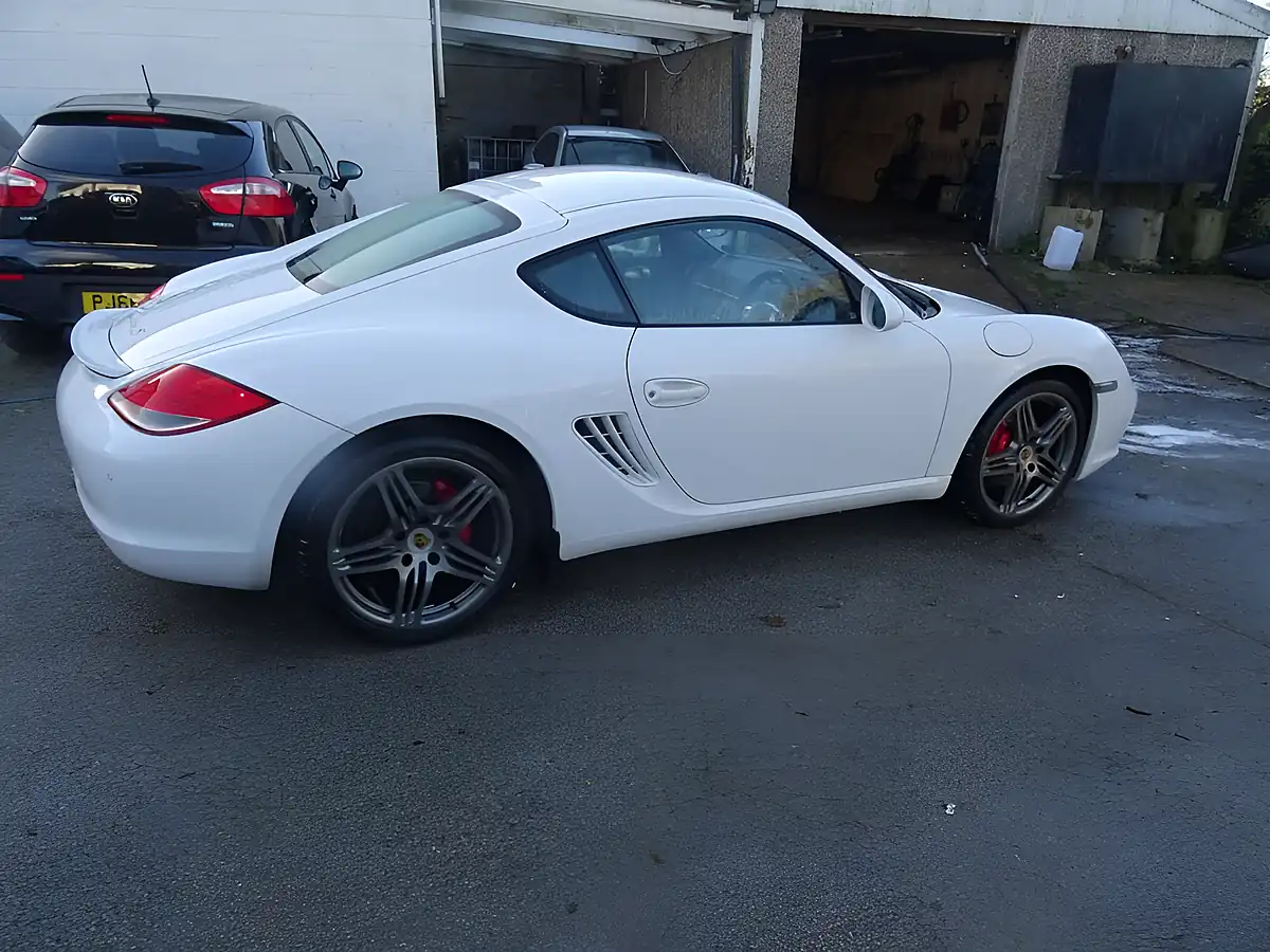 Used 2010 Porsche Cayman S Coupe White - Interior and Exterior details 7