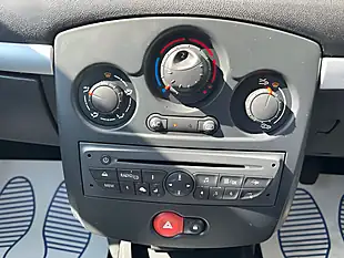 Used 2010 Renault Clio Dynamique Tomtom Grey - Interior and Exterior details 16