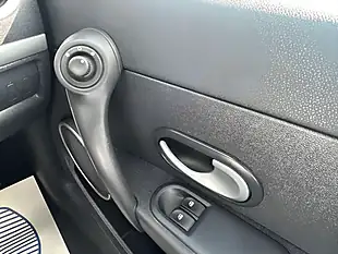 Used 2010 Renault Clio Dynamique Tomtom Grey - Interior and Exterior details 20