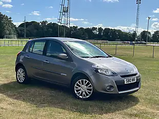 Used 2010 Renault Clio Dynamique Tomtom Grey - Interior and Exterior details 3