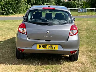 Used 2010 Renault Clio Dynamique Tomtom Grey - Interior and Exterior details 6