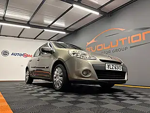 Used 2010 Renault Clio Expression Beige - Interior and Exterior details 8