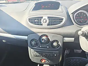 Used 2010 Renault Clio Expression Silver - Interior and Exterior details 11
