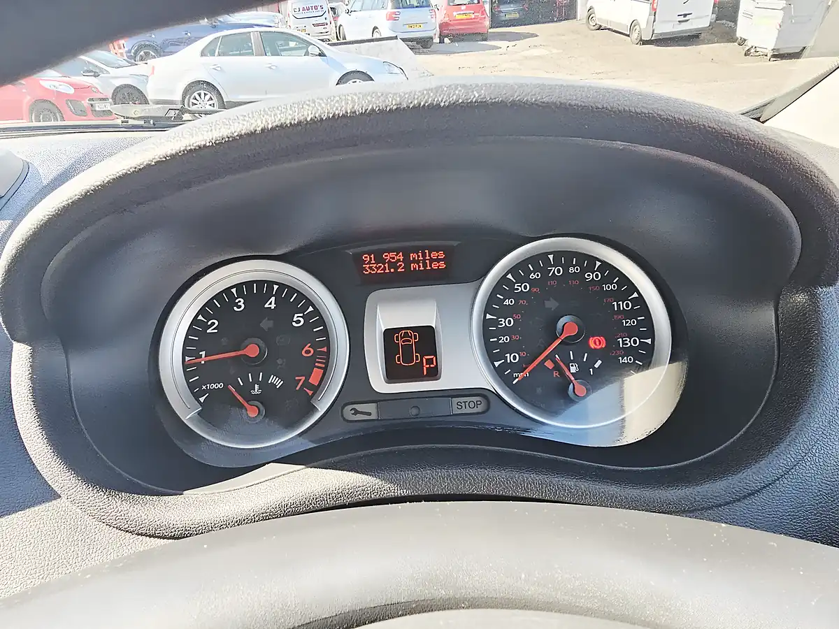 Used 2010 Renault Clio Expression Silver - Interior and Exterior details 12