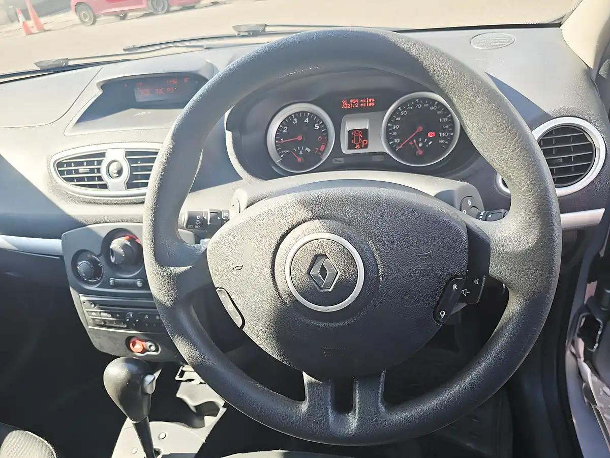 Used 2010 Renault Clio Expression Silver - Interior and Exterior details 13