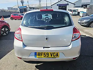 Used 2010 Renault Clio Expression Silver - Interior and Exterior details 4