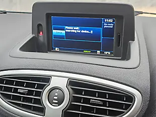 Used 2010 Renault Clio Initiale Tomtom Red - Interior and Exterior details 13