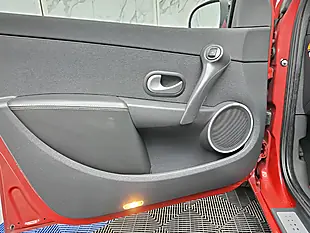 Used 2010 Renault Clio Initiale Tomtom Red - Interior and Exterior details 18