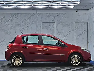 Used 2010 Renault Clio Initiale Tomtom Red - Interior and Exterior details 7