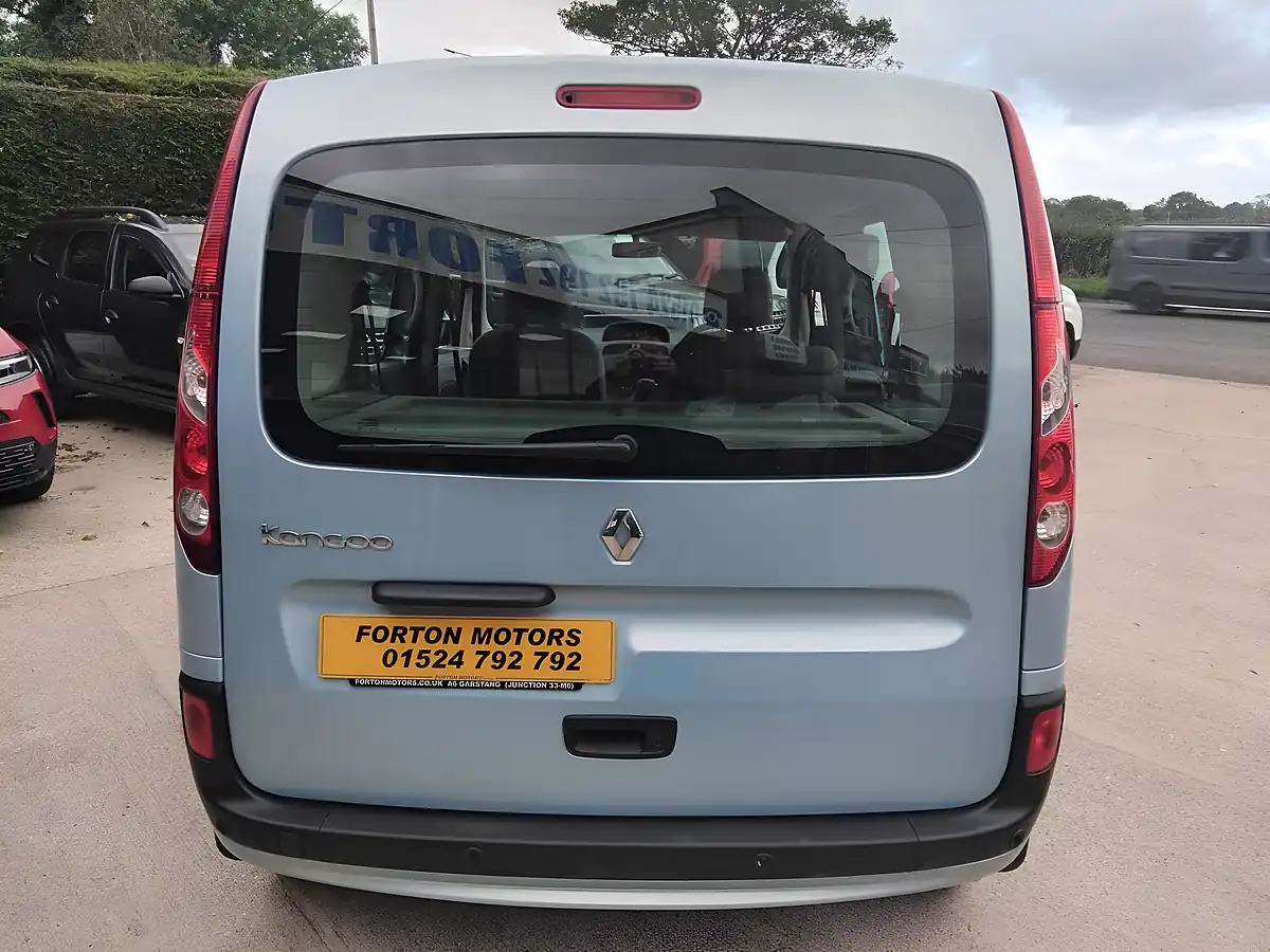 Used 2010 Renault Kangoo Expression Blue - Interior and Exterior details 7