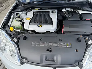 Used 2010 Renault Laguna Expression White - Interior and Exterior details 17