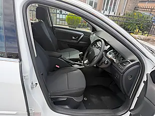 Used 2010 Renault Laguna Expression White - Interior and Exterior details 2