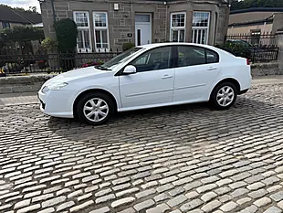 Used 2010 Renault Laguna Expression White - Interior and Exterior details 6