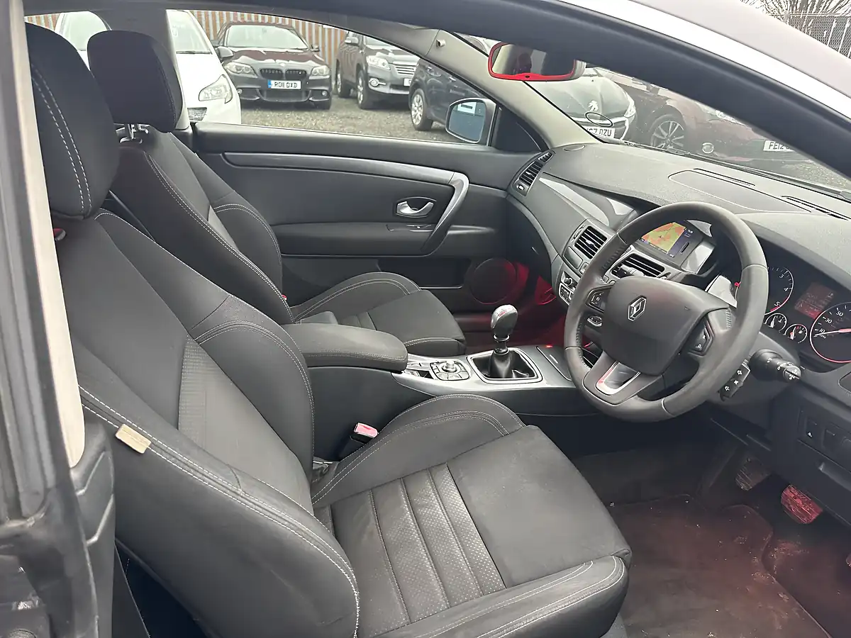 Used 2010 Renault Laguna Tomtom Edition Grey - Interior and Exterior details 11