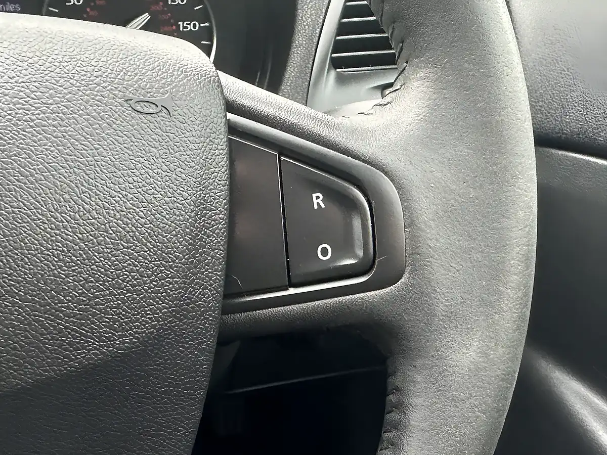 Used 2010 Renault Laguna Tomtom Edition Grey - Interior and Exterior details 17