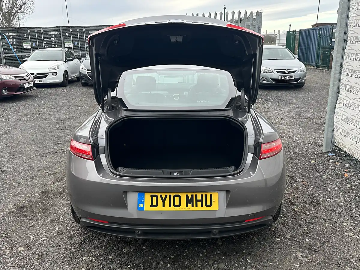 Used 2010 Renault Laguna Tomtom Edition Grey - Interior and Exterior details 7