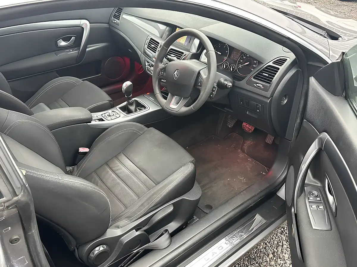 Used 2010 Renault Laguna Tomtom Edition Grey - Interior and Exterior details 9