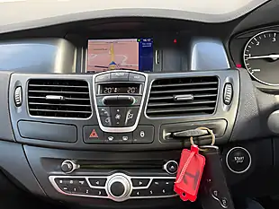 Used 2010 Renault Laguna Tomtom Edition White - Interior and Exterior details 18