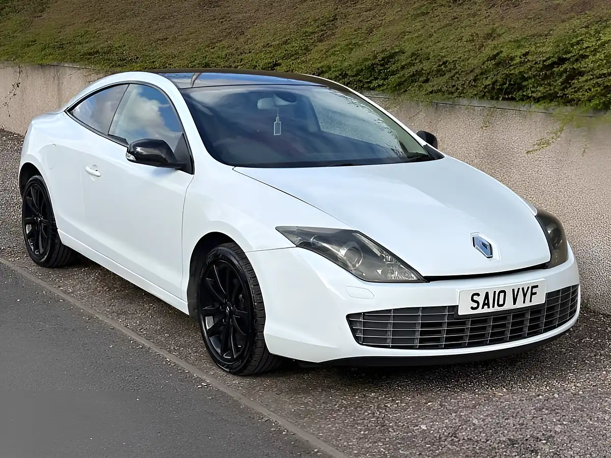 Used 2010 Renault Laguna Tomtom Edition White - Interior and Exterior details 5