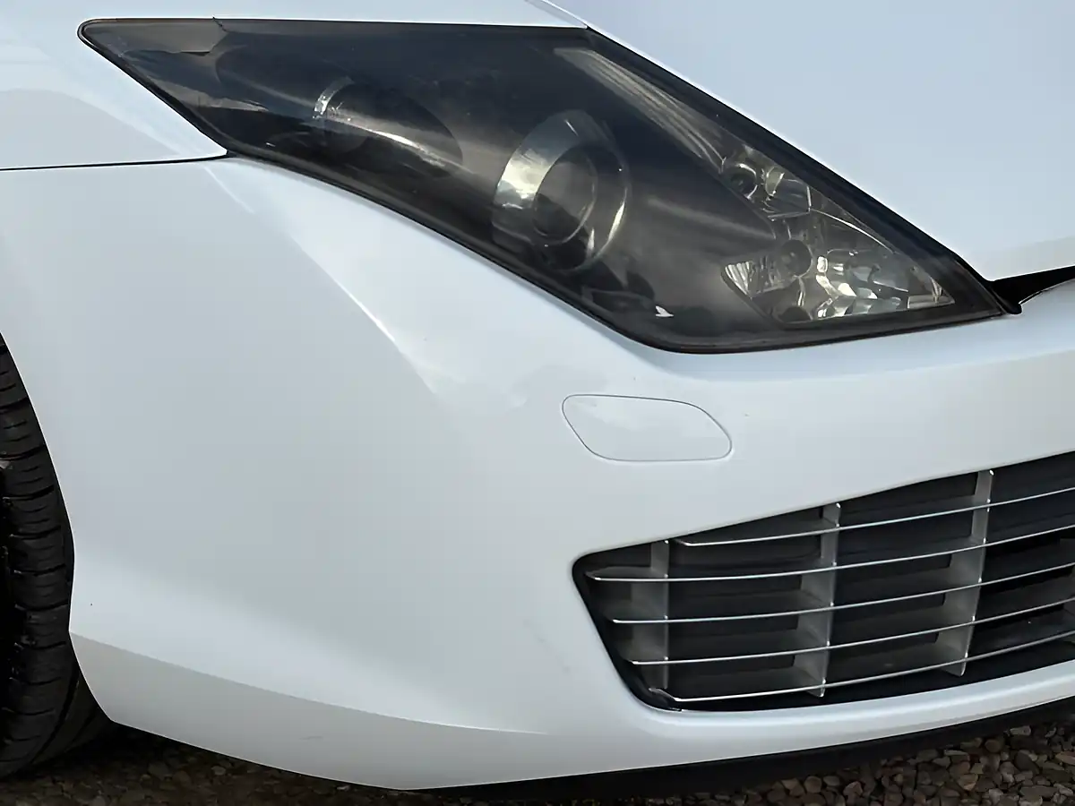 Used 2010 Renault Laguna Tomtom Edition White - Interior and Exterior details 7