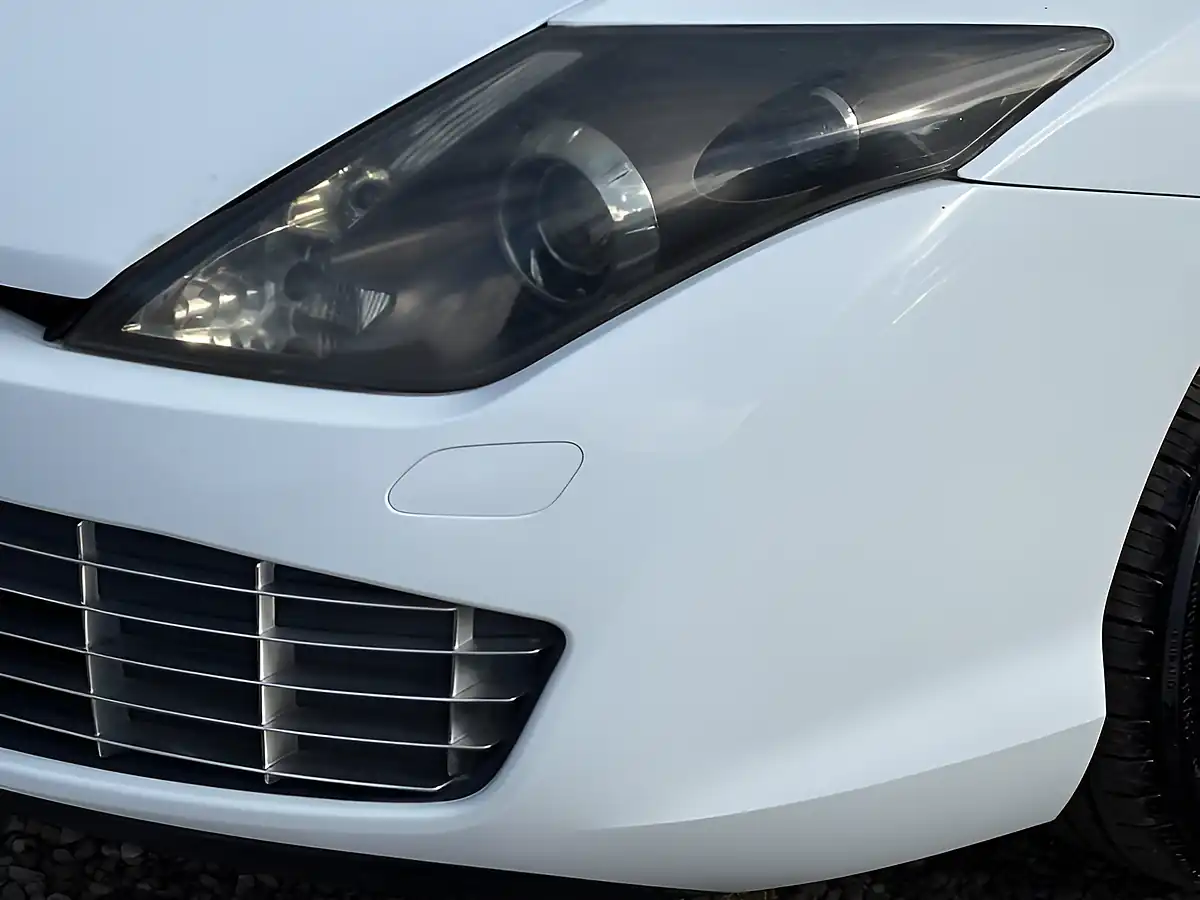 Used 2010 Renault Laguna Tomtom Edition White - Interior and Exterior details 8