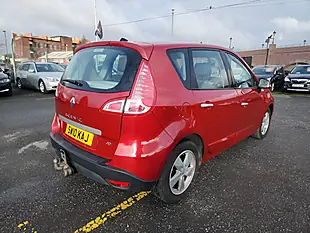 Used 2010 Renault Scenic Dynamique Tom-Tom Red - Interior and Exterior details 4