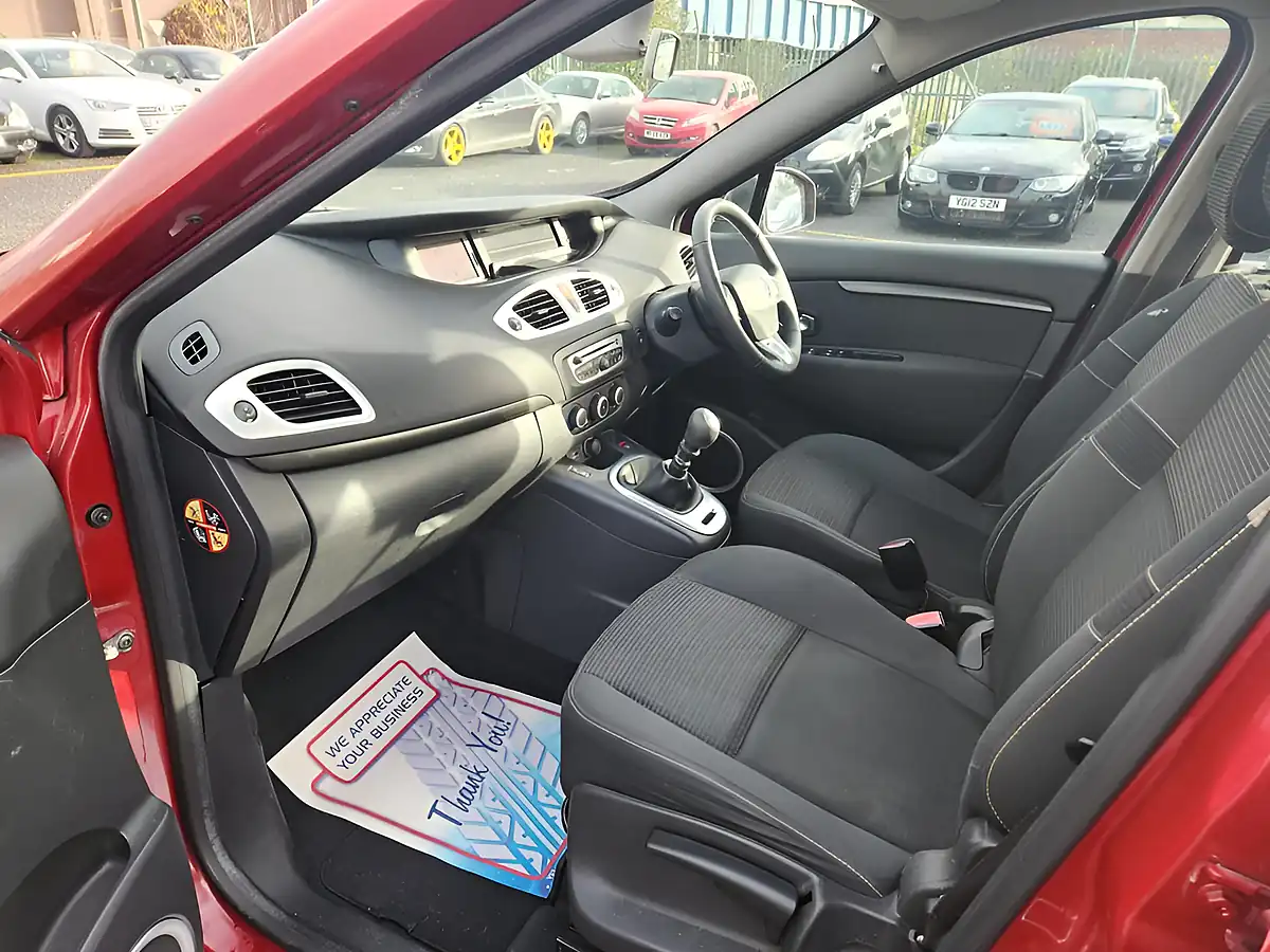 Used 2010 Renault Scenic Dynamique Tom-Tom Red - Interior and Exterior details 6