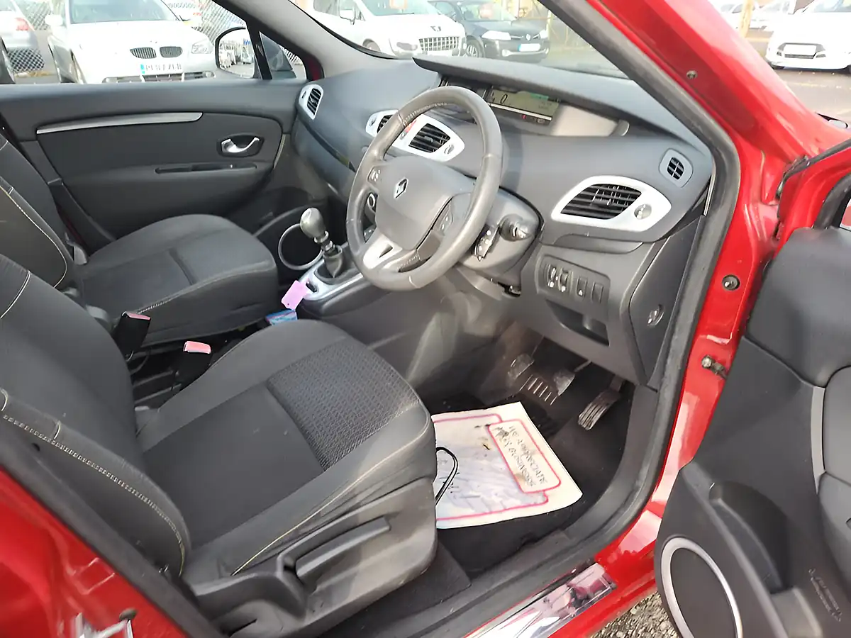 Used 2010 Renault Scenic Dynamique Tom-Tom Red - Interior and Exterior details 8