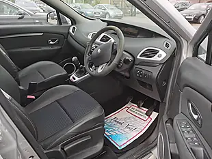 Used 2010 Renault Scenic Dynamique Tom-Tom Silver - Interior and Exterior details 7