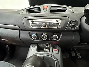 Used 2010 Renault Scenic I-Music Black - Interior and Exterior details 10