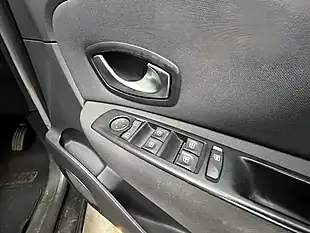 Used 2010 Renault Scenic I-Music Black - Interior and Exterior details 11