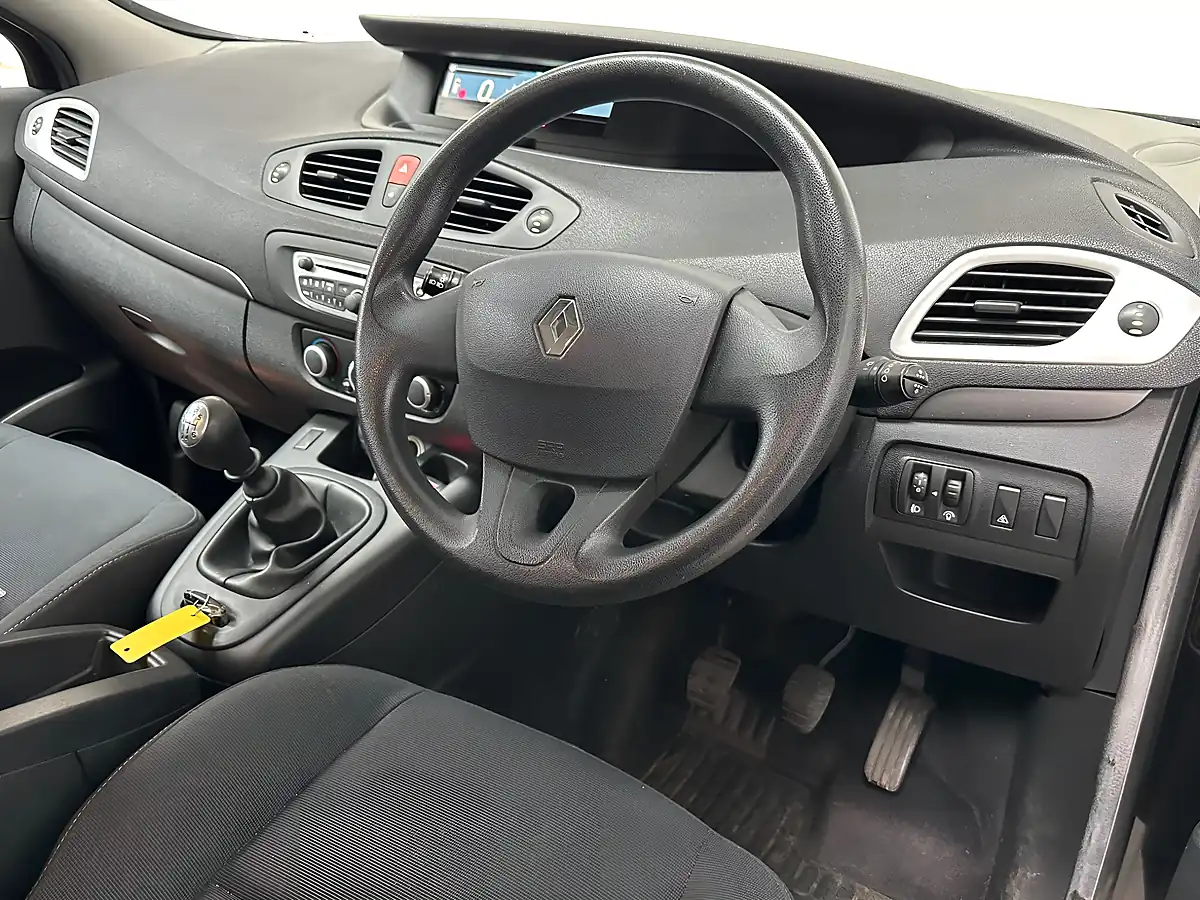 Used 2010 Renault Scenic I-Music Black - Interior and Exterior details 3