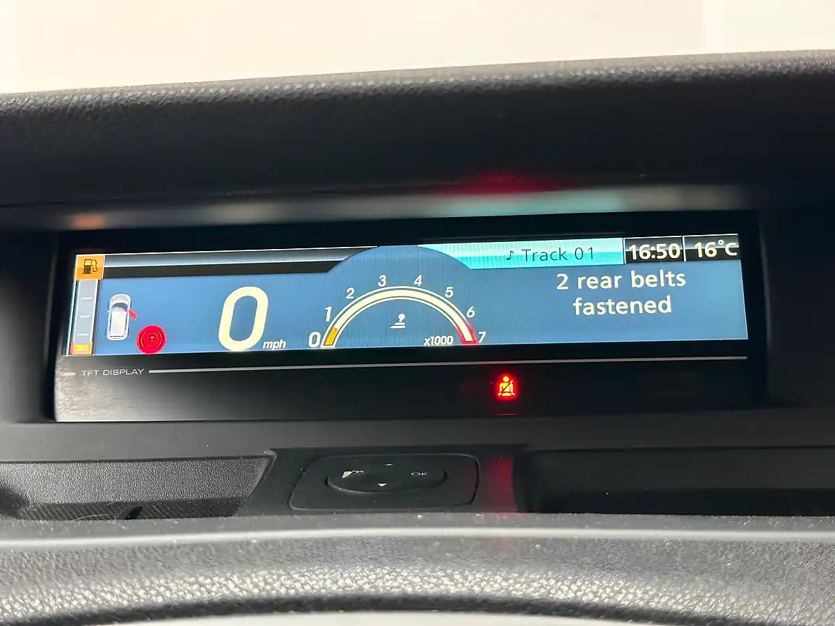 Used 2010 Renault Scenic I-Music Black - Interior and Exterior details 9