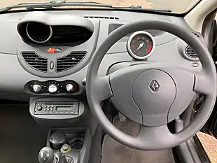 Used 2010 Renault Twingo Dynamique Black - Interior and Exterior details 14