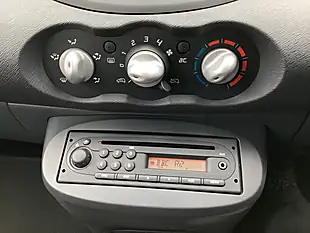 Used 2010 Renault Twingo Dynamique Black - Interior and Exterior details 17