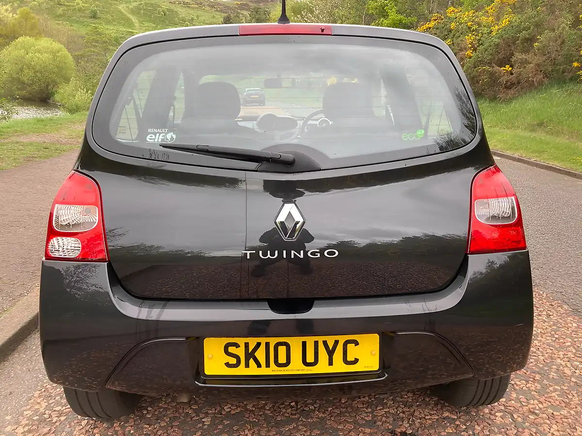 Used 2010 Renault Twingo Dynamique Black - Interior and Exterior details 3
