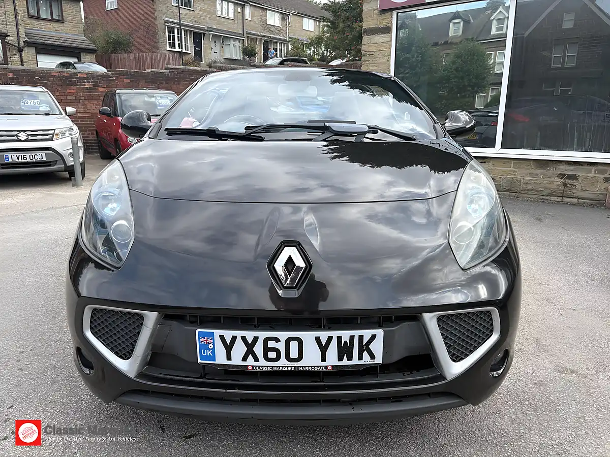 Used 2010 Renault Wind Dynamique S Black - Interior and Exterior details 5