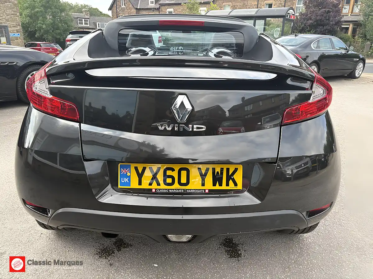 Used 2010 Renault Wind Dynamique S Black - Interior and Exterior details 9