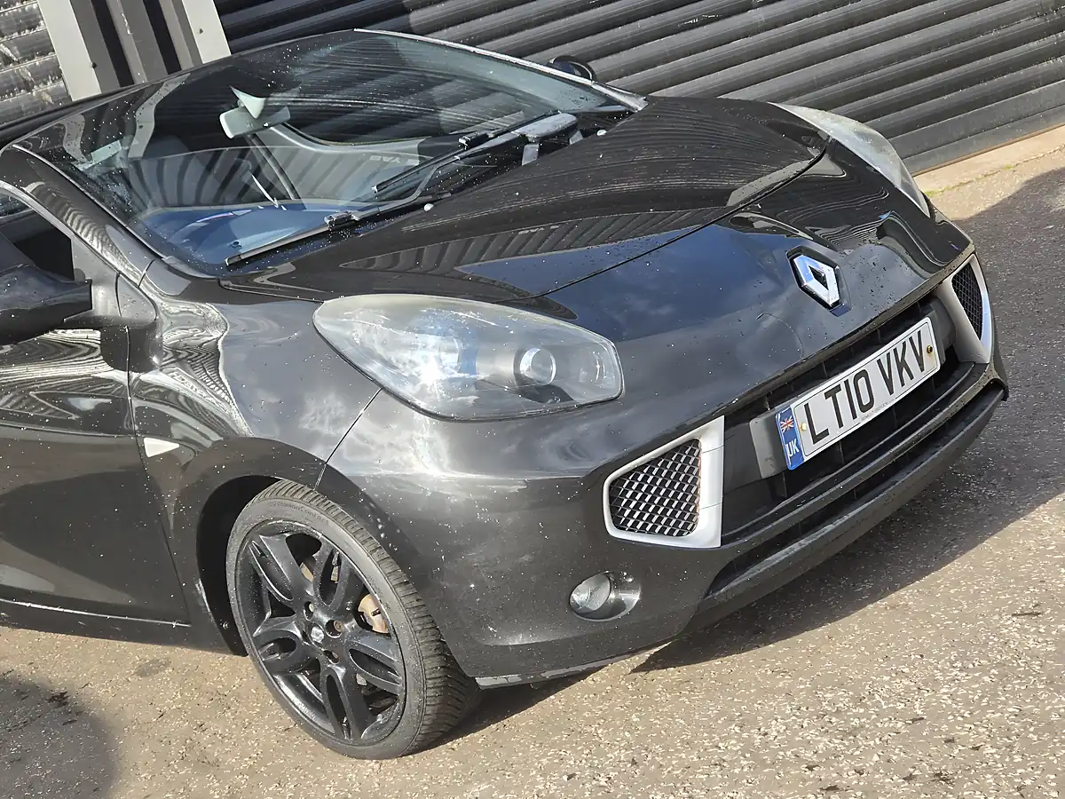 Used 2010 Renault Wind Dynamique S Black - Interior and Exterior details 2