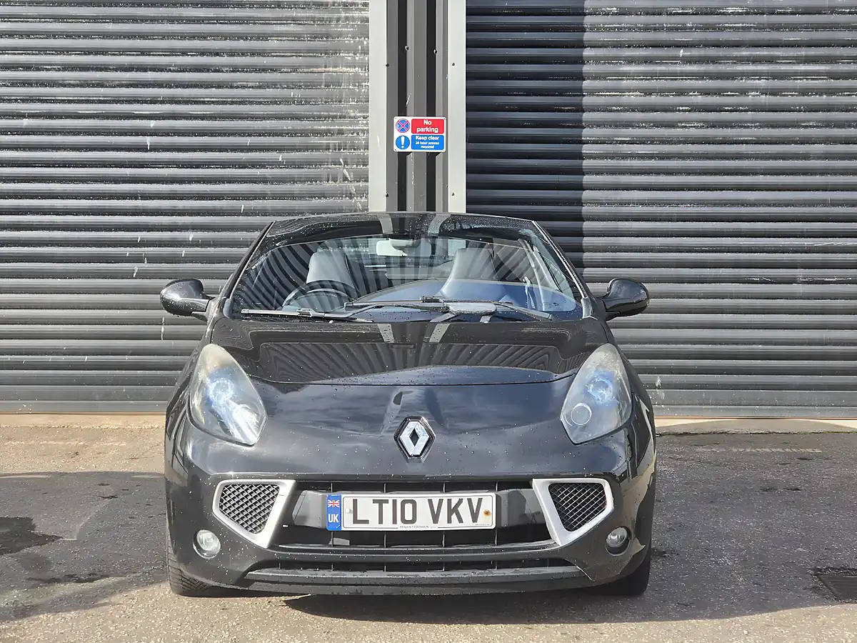 Used 2010 Renault Wind Dynamique S Black - Interior and Exterior details 4