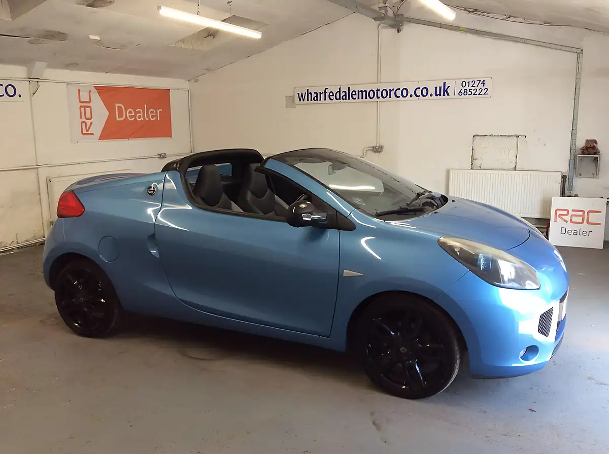 Used 2010 Renault Wind Dynamique S Blue - Front View
