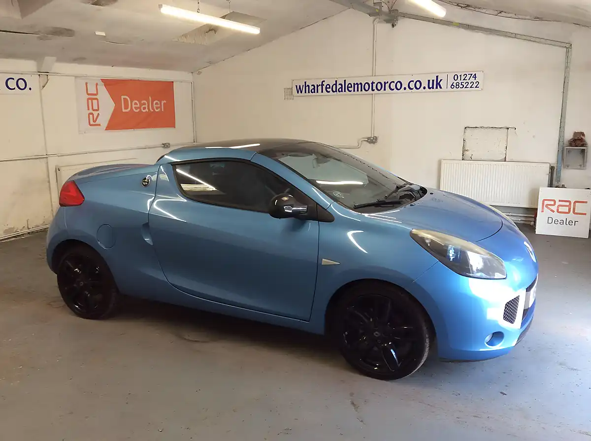 Used 2010 Renault Wind Dynamique S Blue - Interior and Exterior details 10